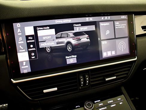 Used 2020 Porsche Cayenne image 29