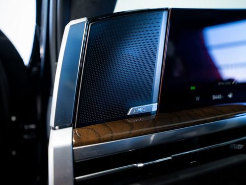 Used 2026 Cadillac Escalade ESV Platinum Sport w/ LPO, ONYX Package image 27