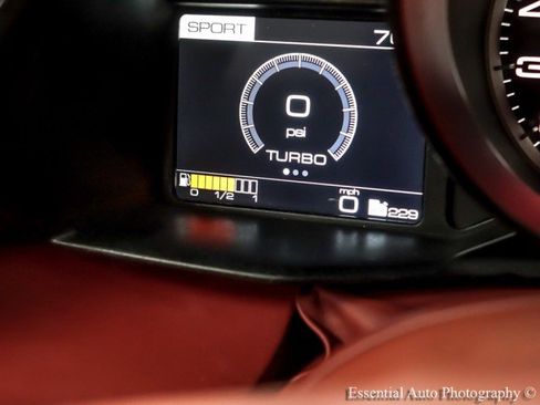 Used 2016 Ferrari 488 GTB RWD image 15