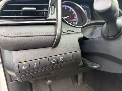 Used 2023 Toyota Camry SE image 17