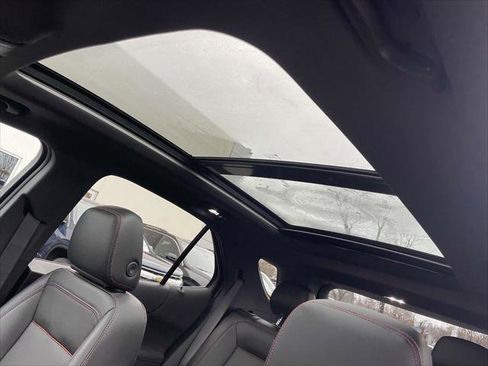 Used 2023 Chevrolet Equinox RS w/ RS Leather Package image 19