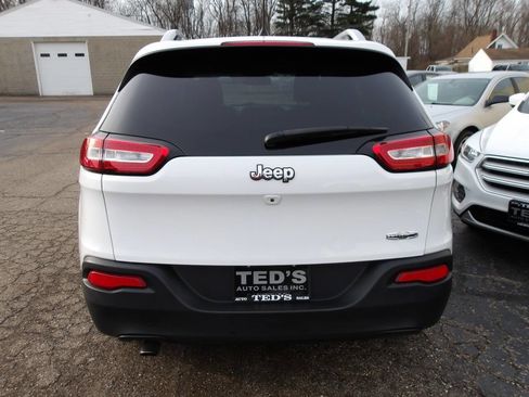 Used 2018 Jeep Cherokee Latitude Plus w/ Cold Weather Group image 10