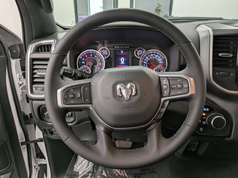 Used 2025 RAM 1500 Big Horn AWD/4WD image 21
