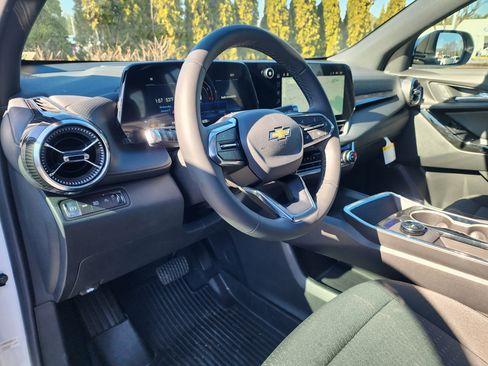 New 2026 Chevrolet Equinox LT AWD/4WD image 22