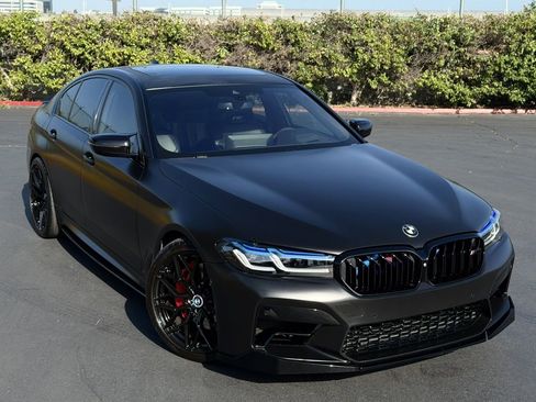 Used 2021 BMW M550i xDrive w/ Premium Package AWD/4WD image 2