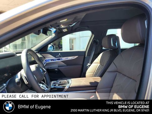 Used 2025 BMW i7 eDrive50 w/ M Sport Package RWD image 24