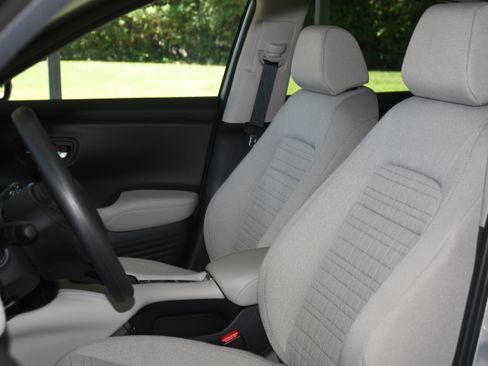 Used 2026 Honda HR-V LX image 11