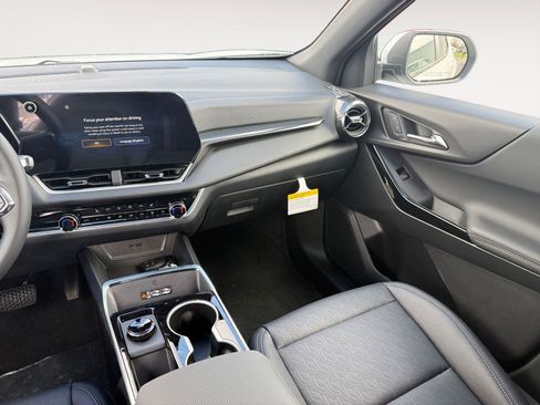 New 2026 Chevrolet Equinox LT w/ Convenience Package II image 12