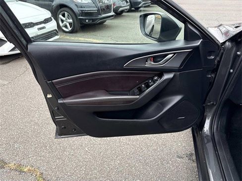 Used 2018 MAZDA MAZDA3 Grand Touring image 11