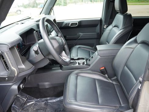 Certified 2025 Ford Bronco Badlands AWD/4WD image 18