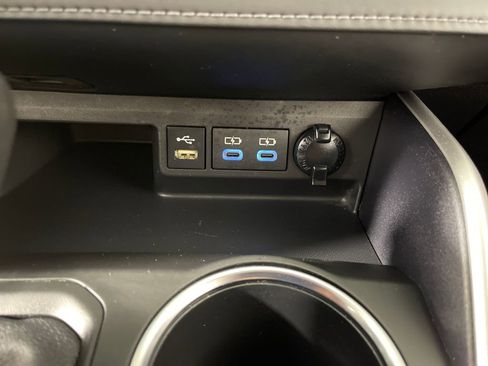 Used 2022 Toyota Highlander LE FWD image 30
