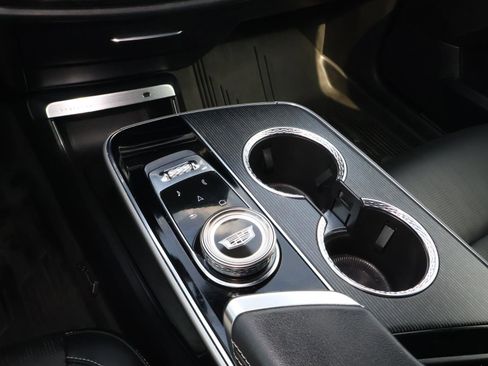 Certified 2024 Cadillac Lyriq Luxury image 30