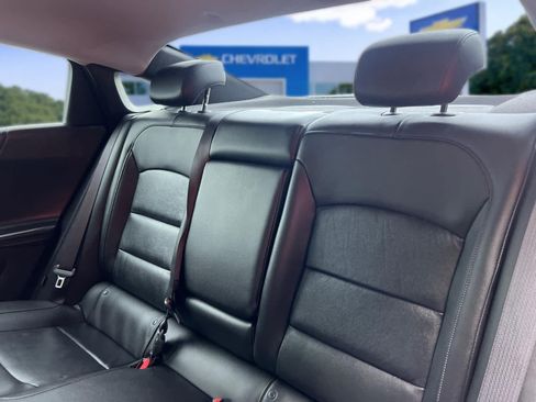 Certified 2018 Chevrolet Malibu LT w/ Leather Package FWD image 27