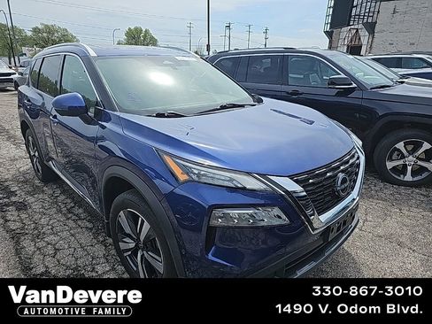 Used 2023 Nissan Rogue SL w/ SL Premium Package image 1