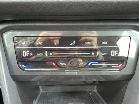 Used 2023 Volkswagen Tiguan SE FWD image 44