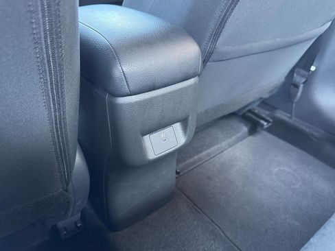 Used 2025 Nissan Versa SV FWD image 23