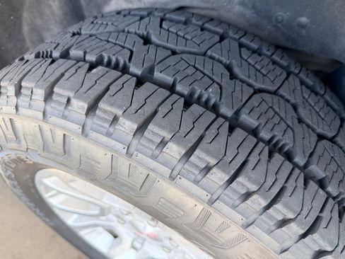 Used 2018 GMC Yukon SLE w/ HD Trailering Package image 41