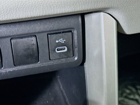 Used 2024 Toyota Corolla Cross L image 30