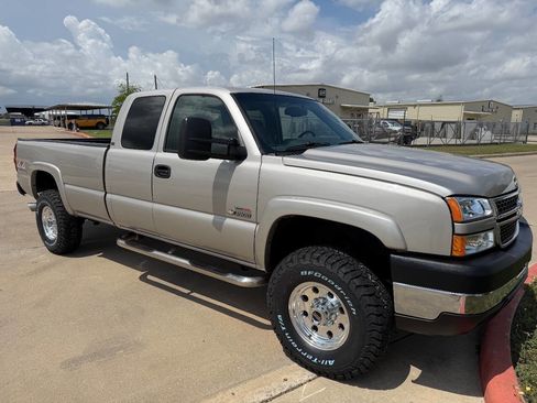 Used 2006 Chevrolet Silverado 3500 LT w/ Heavy-Duty Power Package image 28