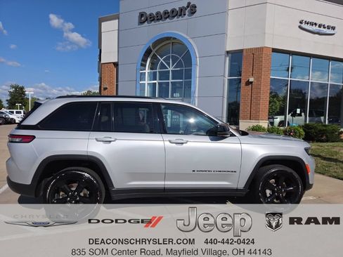 Certified 2024 Jeep Grand Cherokee Limited w/ Luxury Tech Group II AWD/4WD image 1
