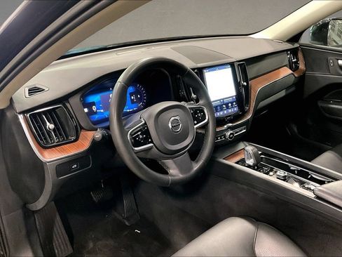 Certified 2023 Volvo XC60 B5 Plus w/ Climate Package AWD/4WD image 17