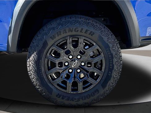 Used 2025 Chevrolet Colorado Trail Boss image 35