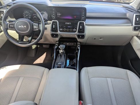 Used 2023 Kia Sorento SX image 11