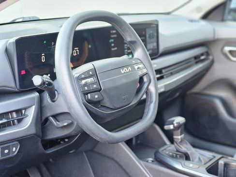 Used 2025 Kia K4 FWD image 12