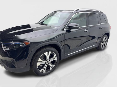 Used 2024 Mercedes-Benz EQB 300 4MATIC w/ Winter Package image 11