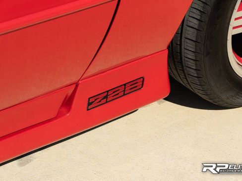 Used 1991 Chevrolet Camaro Z28 RWD image 18