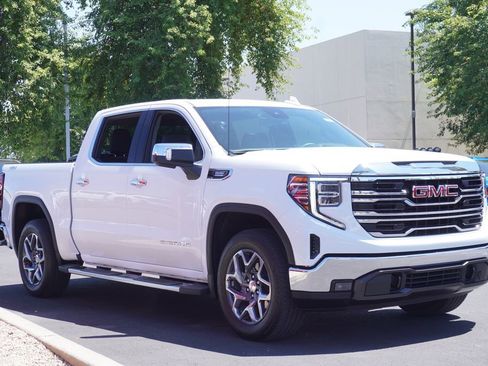Certified 2025 GMC Sierra 1500 SLT w/ SLT Premium Package image 4