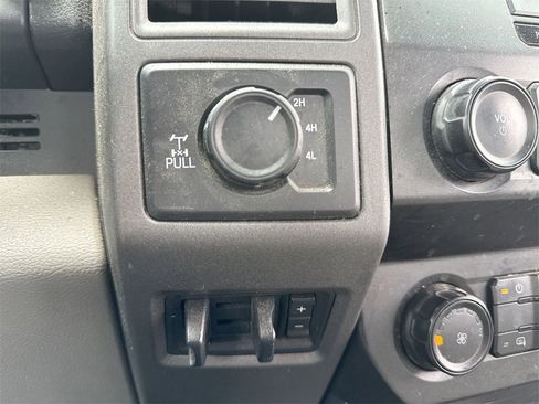 Used 2020 Ford F250 XL w/ Power Equipment Group image 18