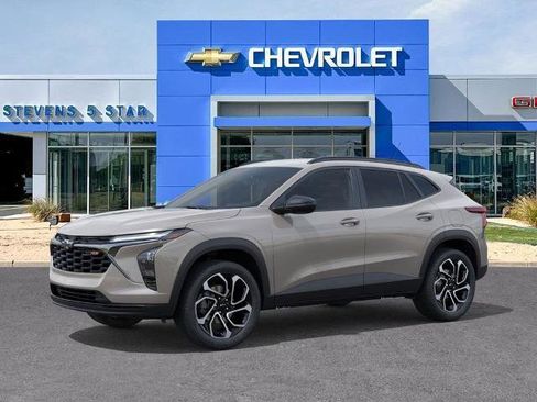 New 2026 Chevrolet Trax RS w/ Driver Confidence Package image 2