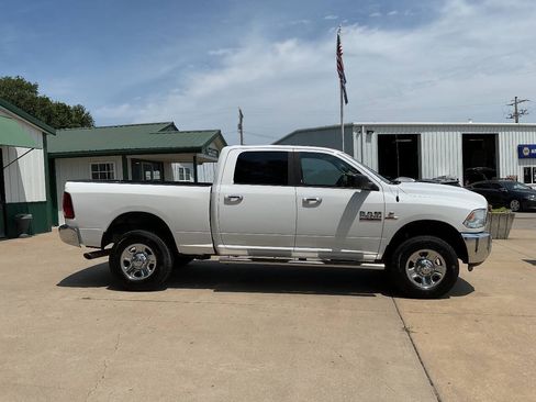 Used 2015 RAM 2500 SLT AWD/4WD image 2