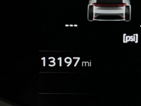 Used 2025 Toyota Prius LE image 16