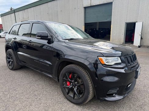 Used 2019 Jeep Grand Cherokee SRT image 2