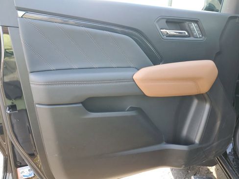 Used 2024 GMC Canyon AT4 w/ AT4 Premium Package image 11