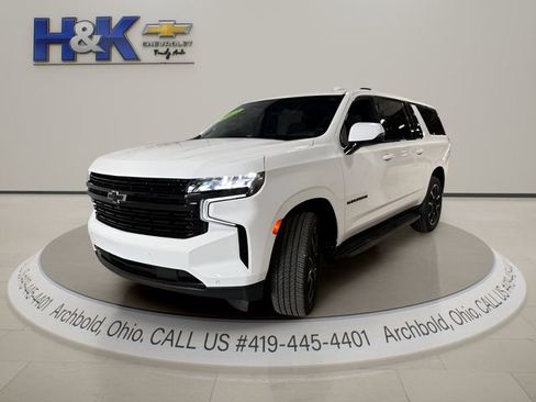 Used 2023 Chevrolet Suburban RST w/ Luxury Package AWD/4WD image 4