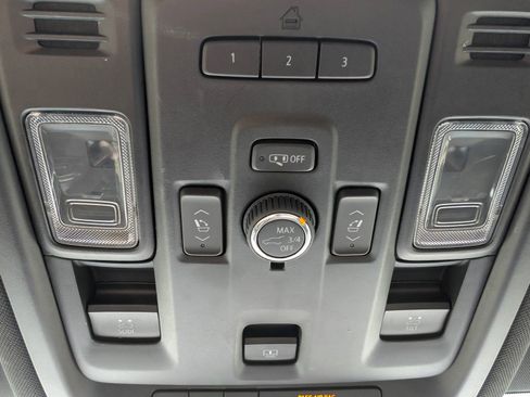 Used 2022 Chevrolet Suburban RST w/ Luxury Package image 24