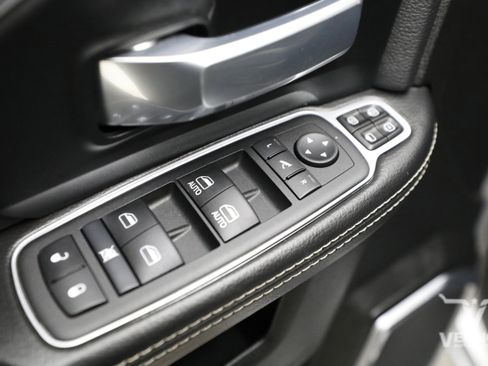 Used 2024 RAM 3500 Laramie AWD/4WD image 17