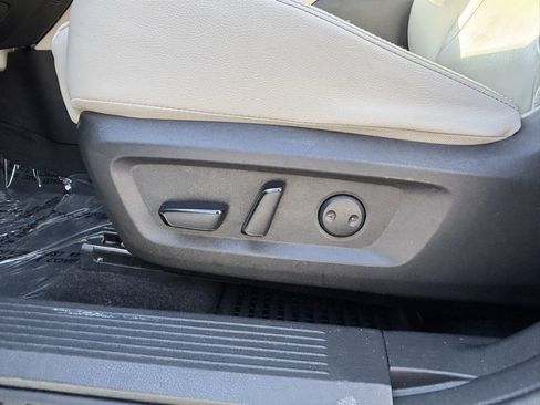 Used 2023 Nissan Rogue SL image 11