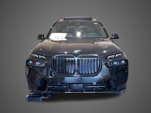 New 2027 BMW X7 xDrive40i w/ M Sport Package AWD/4WD image 2
