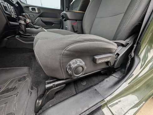 Used 2021 Jeep Wrangler Unlimited Sport image 16