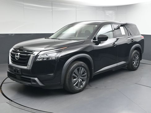 Certified 2024 Nissan Pathfinder S image 4