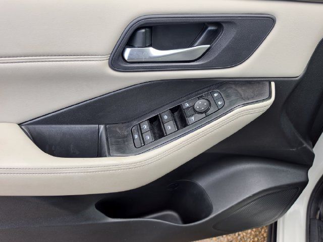 Used 2023 Nissan Rogue SV w/ SV Premium B Package FWD image 10