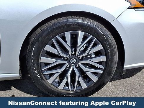 Used 2024 Nissan Altima 2.5 SV image 10