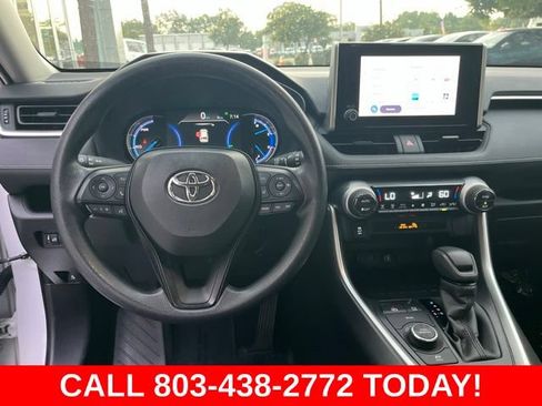 Used 2025 Toyota RAV4 XLE AWD/4WD image 15
