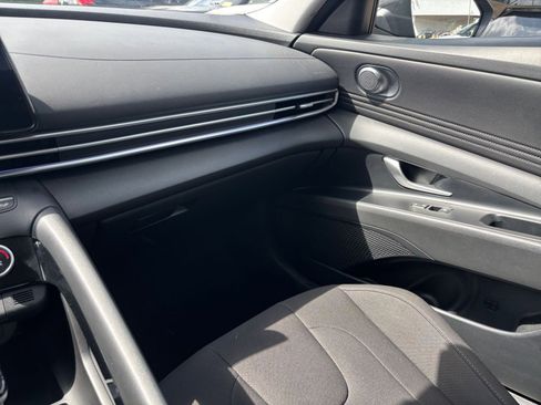 Used 2025 Hyundai Elantra SEL image 36