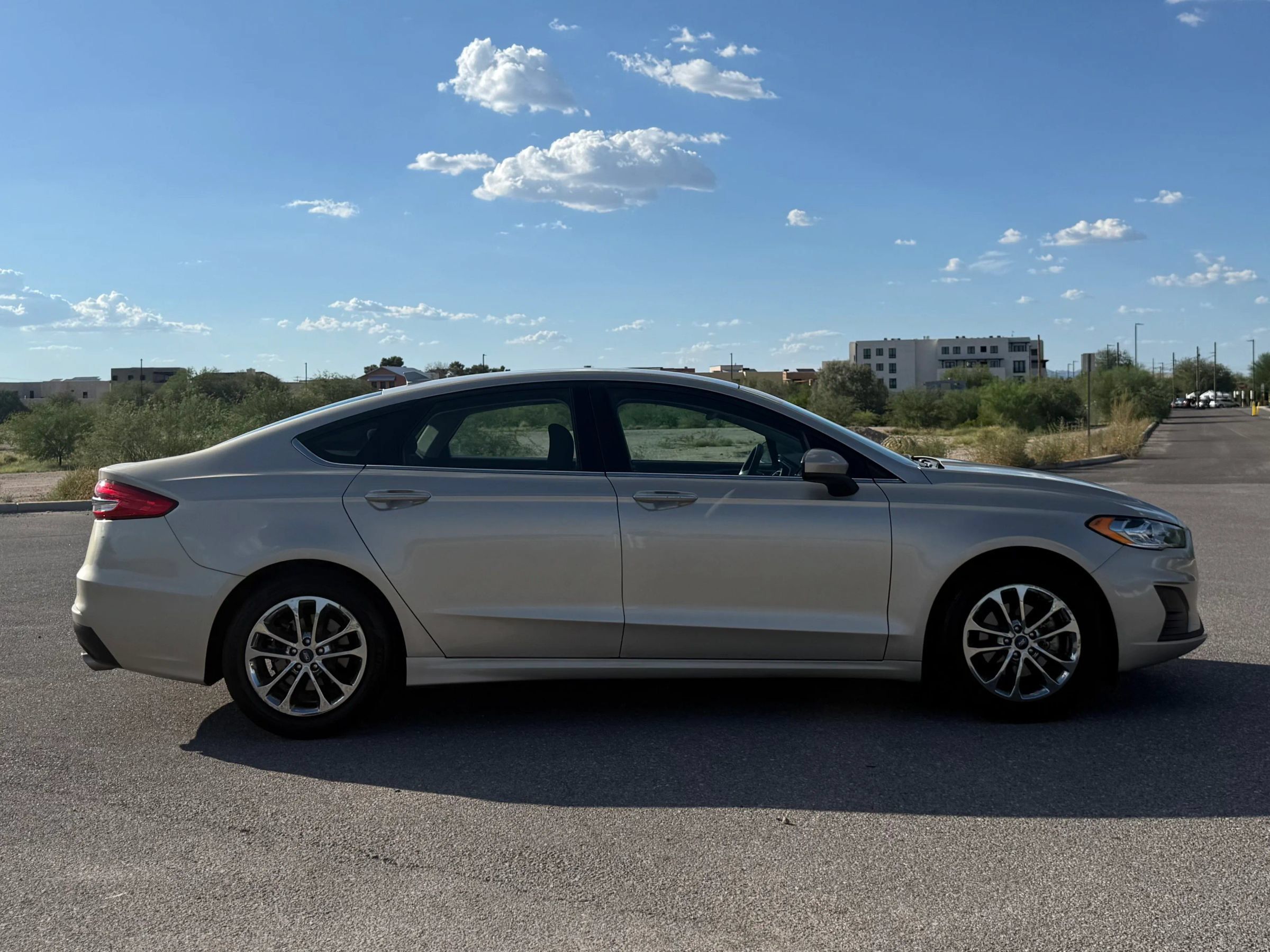 Used 2019 Ford Fusion SE FWD image 6