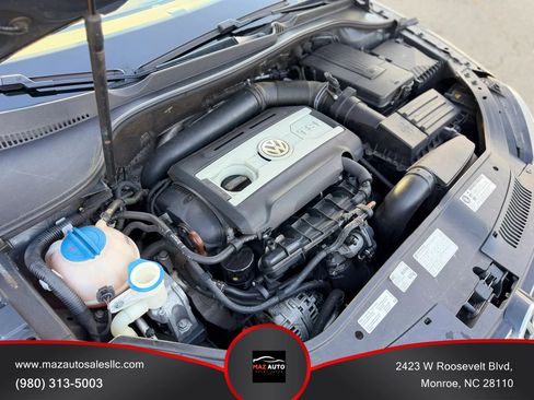 Used 2013 Volkswagen Eos Executive FWD image 18
